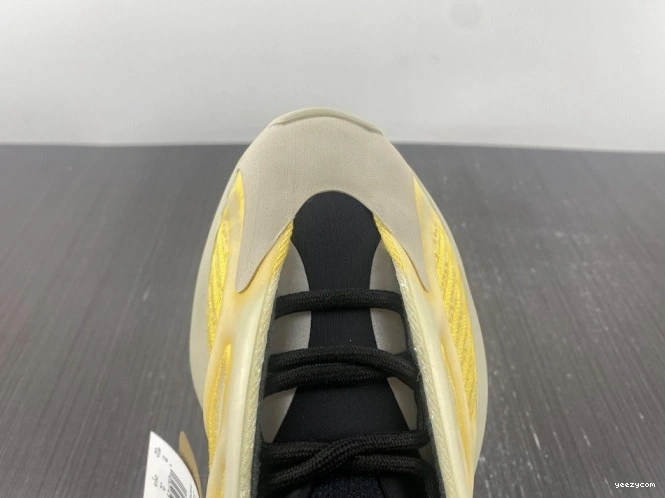 Yeezy 700 V3 Adidas Safflower Mono HP5425 0815